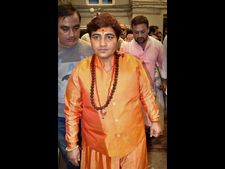 'ಹೇಮಂತ್ ಕರ್ಕರೆ ಸತ್ತಿದ್ದು ನನ್ನ ಶಾಪದಿಂದ': ವಿವಾದದ ಕಿಡಿ ಹಚ್ಚಿದ ಸಾಧ್ವಿ ಪ್ರಗ್ಯಾ 