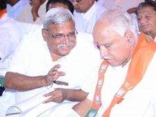 ಬಿಜೆಪಿ ತೊರೆದು ಕಾಂಗ್ರೆಸ್ ಸೇರಿದ ಶ್ರೀಶೈಲಪ್ಪ ಬಿದರೂರ 