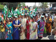 ಮಂಡ್ಯದಲ್ಲಿ ಸಮುದಾಯದ ನಾಯಕರಿಂದ ಬಹಿರಂಗ ಬೆಂಬಲ:ಯಾರ ನಡೆ ಯಾವ ಕಡೆ?