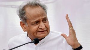 ರಾಜಸ್ತಾನದಲ್ಲಿ ಅಲುಗಾಡುತ್ತಿದೆ ಗೆಹ್ಲೋಟ್ ನೇತೃತ್ವದ ಕಾಂಗ್ರೆಸ್ ಸರಕಾರ