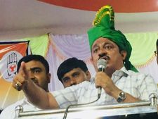 ಬಿಜೆಪಿಯ 10  ಶಾಸಕರು ನಮ್ಮ ಜೊತೆ ಇದ್ದಾರೆ : ಜಮೀರ್