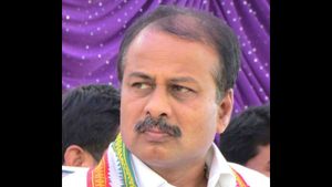 ಚಾಮರಾಜನಗರ ಕ್ಷೇತ್ರದಲ್ಲಿ ಕಾಂಗ್ರೆಸ್‌ನ ಧ್ರುವನಾರಾಯಣ್ ಮುನ್ನಡೆ 