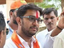 ಪ್ರಚಾರ ಬಿಟ್ಟು ಪರೀಕ್ಷೆಗೆ ಹಾಜರಾದ ಡಾ.ಅವಿನಾಶ್ ಜಾಧವ್! 