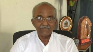 ಸುಮಲತಾ ಗೆಲುವು: ಮಂಡ್ಯದ ಜನರಿಗೆ ಕೃತಜ್ಞತೆ ಸಲ್ಲಿಸಿದ ಕಾಂಗ್ರೆಸ್ ಮುಖಂಡ 