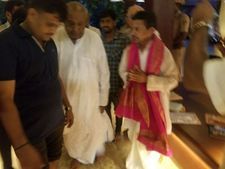ಗೌಡ್ರು, ಎಚ್ಡಿಕೆ ತಂಗಿರುವ ರೆಸಾರ್ಟಿಗೆ ಉಡುಪಿ ಕೃಷ್ಣಮಠದ ಪ್ರಸಾದ ರವಾನೆ 