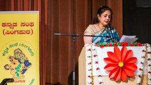 ಕನ್ನಡದ ಸಿಹಿ, ಹೋಳಿಗೆಯ ಸವಿಯೊಂದಿಗೆ ಸಿಂಗಪುರದಲ್ಲಿ ಉಲಿದ 'ಇಂಚರ'!