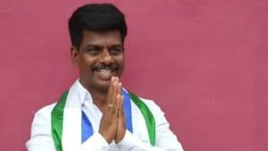 ಆಗ ಪೊಲೀಸ್ ಅಧಿಕಾರಿ ಈಗ ಸಂಸದ, ಹಿರಿಯ ಅಧಿಕಾರಿಗಳಿಂದ ಸೆಲ್ಯೂಟ್ 