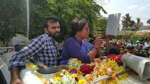 ಸುಮಲತಾ ಬೆಂಬಲಿಗರ ಮೇಲೆ ಜೆಡಿಎಸ್ ಬೆಂಬಲಿಗರ ಹಲ್ಲೆ: ದೂರು ದಾಖಲು