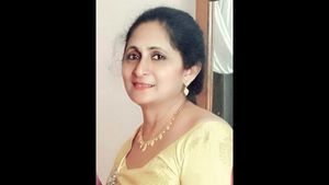 ಶಿಕ್ಷಕಿಯನ್ನು ಗುಂಡಿಟ್ಟು ತಾನು ಗುಂಡಿಕ್ಕಿಕೊಂಡು ಸತ್ತ ಹಂತಕ