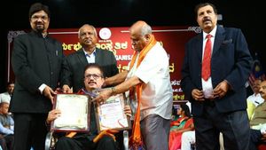 ಕತಾರ್: ಸೇವೆಗಾಗಿ ಆರ್ಯಭಟ ಪ್ರಶಸ್ತಿ ಪಡೆದ ಬೆಂಗಳೂರಿನ ಸತೀಶ್‌