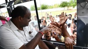 ರಾಯಚೂರು : ಸಿಎಂ ವಿರುದ್ಧ ಪ್ರತಿಭಟನೆ, 50 ಜನರ ವಿರುದ್ಧ ಪ್ರಕರಣ