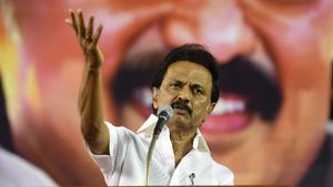 ಹಿಂದಿ ಹೇರಲು ಬಂದರೆ ಜೇನುಗೂಡಿಗೆ ಕಲ್ಲು ಎಸೆದ ಹಾಗೆ: ಬಿಜೆಪಿಗೆ ಡಿಎಂಕೆ ಸ್ಟಾಲಿನ್ ಡಿಚ್ಚಿ