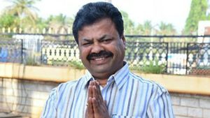 ಮೈತ್ರಿ ಸರ್ಕಾರ ಪತನ, ರಕ್ತದಲ್ಲಿ ಬರೆದುಕೊಡುವೆ : ರೇಣುಕಾಚಾರ್ಯ 