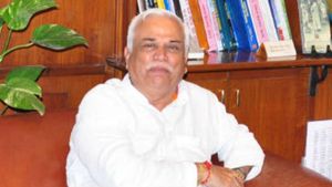 'ಸರ್ಕಾರ ಸುಭದ್ರವಾಗಿದೆ. ನೀವ್ಯಾಕೆ ತಲೆ ಕೆಡಿಸ್ಕೋತೀರಿ?'