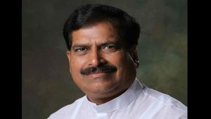 ಇಂಗ್ಲಿಷ್‌ನಲ್ಲಿ ಪ್ರಮಾಣ ವಚನ: ಸುರೇಶ್ ಅಂಗಡಿ ವಿರುದ್ಧ ಪ್ರತಿಭಟನೆ 