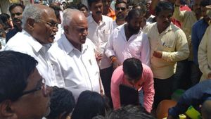 ಸಿದ್ದರಾಮಯ್ಯ ಕ್ಷೇತ್ರದಿಂದ ಯಡಿಯೂರಪ್ಪ ಬರ ಪ್ರವಾಸ ಶುರು