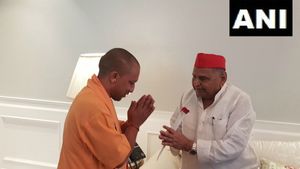 ಮುಲಾಯಂ ಸಿಂಗ್ ಭೇಟಿಯಾದ ಉತ್ತರಪ್ರದೇಶದ ಸಿಎಂ ಯೋಗಿ ಆದಿತ್ಯನಾಥ್ 