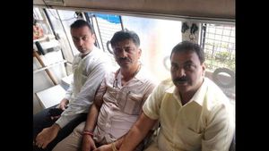 ಮುಂಬೈ ಹೋಟೆಲ್ ವಿರುದ್ಧ ಕಾನೂನು ಕ್ರಮ: ಡಿಕೆ ಶಿವಕುಮಾರ್ 