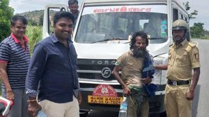 ನಿರಾಶ್ರಿತರ ತಾಣಕ್ಕೆ ಗುಂಡ್ಲುಪೇಟೆಯಲ್ಲಿದ್ದ ಮಾನಸಿಕ ಅಸ್ವಸ್ಥರ ರವಾನೆ