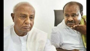 ದೇವೇಗೌಡ ನಿವಾಸಕ್ಕೆ ಕಾಂಗ್ರೆಸ್ ನಾಯಕರ ಭೇಟಿ: ಮೈತ್ರಿಗೆ ಫುಲ್‌ಸ್ಟಾಪ್‌?
