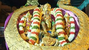ಭಕ್ತರ ಹರ್ಷೋದ್ಗಾರದ ನಡುವೆ ಸಂಭ್ರಮದ ವೈರಮುಡಿ ಉತ್ಸವ 