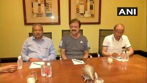 ಅನರ್ಹತೆಯ ಬೆದರಿಕೆಗೂ ಜಗ್ಗದ ಅತೃಪ್ತ ಶಾಸಕರು: ಮುಂಬೈನಿಂದ 'ರೆಬೆಲ್ಸ್' ಖಡಕ್ ಸಂದೇಶ 