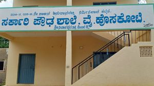 ಶ್ರೀನಿವಾಸಪುರದ ವೈ ಹೊಸಕೋಟೆ ಸರಕಾರಿ ಶಾಲೆ; ಅಧಿಕಾರಿಗಳ ಗಿಳಿಪಾಠದ ಉತ್ತರ 