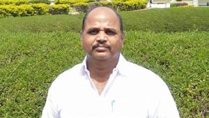 ಜನಾರ್ದನ ರೆಡ್ಡಿ, ಶ್ರೀರಾಮುಲು ತಂಡಕ್ಕೆ ಸಚಿವ ಸ್ಥಾನ ನೀಡಬೇಡಿ: ಟಪಾಲ್ 