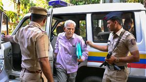 ತುಮಕೂರಿನ ನಕ್ಸಲ್ ದಾಳಿ ಪ್ರಕರಣದಲ್ಲಿ ವರವರ ರಾವ್ ಬೆಂಗಳೂರು ಪೊಲೀಸ್ ವಶ 
