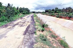 ಕೆಆರ್ ಎಸ್ ನಲ್ಲಿ ನೀರು ತುಂಬಿದ್ದರೂ ಮಂಡ್ಯದ ನಾಲೆಗಳು ಮಾತ್ರ ಖಾಲಿ ಖಾಲಿ