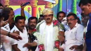 ಚನ್ನಪಟ್ಟಣದಲ್ಲಿ ಯೋಗೇಶ್ವರ್ ಹುಟ್ಟುಹಬ್ಬ ಆಚರಣೆ; ಡಿಕೆಶಿ, ಸಿದ್ದುಗೆ ಟಾಂಗ್