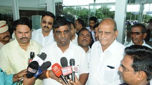 ತುಂಗಾಭದ್ರಾ ಜಲಾಶಯಕ್ಕೆ ಕೃಷ್ಣಾ ನದಿ ನೀರು ಹರಿಸಿ