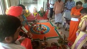 ಮಳೆ ನಿಲ್ಲಿಸೋ ಮಹಾದೇವ... ಅತಿವೃಷ್ಟಿ ನಿಲ್ಲಿಸಲು ಬೆಳಗಾವಿಯಲ್ಲಿ ಹೋಮ