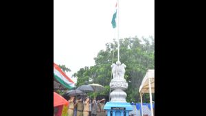  ಸುರಿವ ಮಳೆ ನಡುವೆಯೇ ಮಂಗಳೂರಿನಲ್ಲಿ 73ನೇ ಸ್ವಾತಂತ್ರ್ಯೋತ್ಸವ ಆಚರಣೆ 