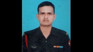 ಜಮ್ಮು ಕಾಶ್ಮೀರದಲ್ಲಿ ಪಾಕ್ ಗುಂಡಿಗೆ ಯೋಧ ರವಿ ರಂಜನ್ ಹುತಾತ್ಮ
