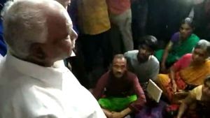 ಮನೆ ಕಟ್ಟಲು 5 ಲಕ್ಷ ರೂಪಾಯಿ ಪರಿಹಾರ ಘೋಷಿಸಿದ ಸಿಎಂ
