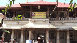  ಕೊಲ್ಲೂರು ಮೂಕಾಂಬಿಕಾ ದೇವಸ್ಥಾನದಿಂದ ನೆರೆ ಸಂತ್ರಸ್ತರಿಗೆ ಒಂದು ಕೋಟಿ ದೇಣಿಗೆ