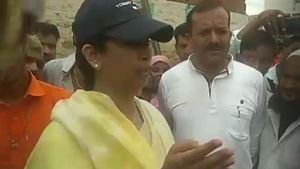  ವಿಡಿಯೋ ವೈರಲ್: ಸಂತ್ರಸ್ತರಿಗಾಗಿ ಭಿಕ್ಷೆ ಬೇಡಲೂ ಸಿದ್ಧ ಎಂದ ಶಾಸಕಿ ಲಕ್ಷ್ಮೀ ಹೆಬ್ಬಾಳ್ಕರ್