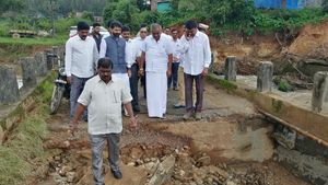  ಸಿಎಂ ಆಜ್ಞೆಯಂತೆ ನೆರೆ ಪರಿಸ್ಥಿತಿ ವೀಕ್ಷಣೆಗೆ ಚಿಕ್ಕಮಗಳೂರಿಗೆ ತೆರಳಿದ ಸಿ.ಟಿ.ರವಿ, ಮಾಧುಸ್ವಾಮಿ