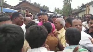  ಓಟು ಬೇಕು, ಜವಾಬ್ದಾರಿ ಬೇಡ್ವಾ? ಸಂಸದ ಅನಂತಕುಮಾರ್ ಗೆ ಪ್ರಶ್ನಿಸಿದ ಮುಂಡಗೋಡ ಗ್ರಾಮಸ್ಥರು