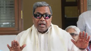  ಆಪರೇಷನ್ ಮಾಡಿ, ಸಾಯಿಸಬೇಡಿ; ಇಂದಿರಾ ಕ್ಯಾಂಟೀನ್ ಬಗ್ಗೆ ಸಿದ್ದು ಹೇಳಿದ್ದು ಹೀಗೆ