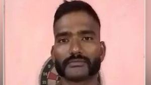 ನನ್ನ ಜಮೀನು ಉಳಿಸಿಕೊಡಿ: ವಿಡಿಯೋದಲ್ಲಿ ಯೋಧನ ಅಹವಾಲು