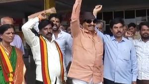 ಕರ್ನಾಟಕಕ್ಕೆ ಕೇಂದ್ರದಿಂದ 50 ಸಾವಿರ ಕೋಟಿ ಅನುದಾನಕ್ಕೆ ವಾಟಾಳ್ ಒತ್ತಾಯ 