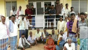 ವೈದ್ಯರ ನೇಮಕಕ್ಕೆ ಆಗ್ರಹಿಸಿ ಆಸ್ಪತ್ರೆಗೆ ಬೀಗ ಜಡಿದು ಪ್ರತಿಭಟಿಸಿದ ಗ್ರಾಮಸ್ಥರು