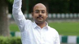 ಅಪ್ಪನಿಗೆ ಅನಾರೋಗ್ಯ ಬಾದಾಮಿ ನೆರವಿಗೆ ಯತೀಂದ್ರ ಸಿದ್ದರಾಮಯ್ಯ ಹಾಜರ್