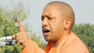 ಡಿಗ್ರಿ ಮುಗಿದ ತಕ್ಷಣ ಉದ್ಯೋಗದ ಹಿಂದೆ ಓಡ್ಬೇಡಿ:ಯೋಗಿ ಕಿವಿಮಾತು 