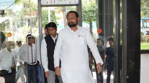 ಅಥಣಿ ಉಪ ಚುನಾವಣೆ; ಲಕ್ಷ್ಮಣ ಸವದಿಗೆ ಇಲ್ಲ ಬಿಜೆಪಿ ಟಿಕೆಟ್!