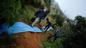 ಮಡಿಕೇರಿ: ಭಾರಿ ಮಳೆ ಬ್ರಹ್ಮಗಿರಿ ಬೆಟ್ಟದಲ್ಲಿ ಬಿರುಕು 