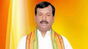 ಅಂದು ಸಂಸದರ ಅವಮಾನಿಸಿದ ಜನರೇ ಇಂದು ಹಾರ ಹಾಕಿ ಸ್ವಾಗತಿಸಿದರು 