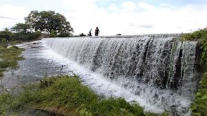  ಕೆ.ಆರ್.ಪೇಟೆಯ ದೇವೀರಮ್ಮಣ್ಣಿ ಕೆರೆಯಲ್ಲೀಗ ನೀರ ಹಾಡು...